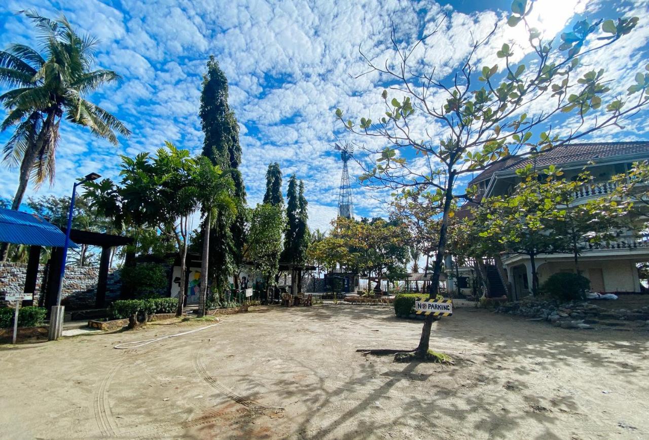 Reddoorz @ Seasun Beach Resort And Hotel Zambales Masinloc Exterior photo